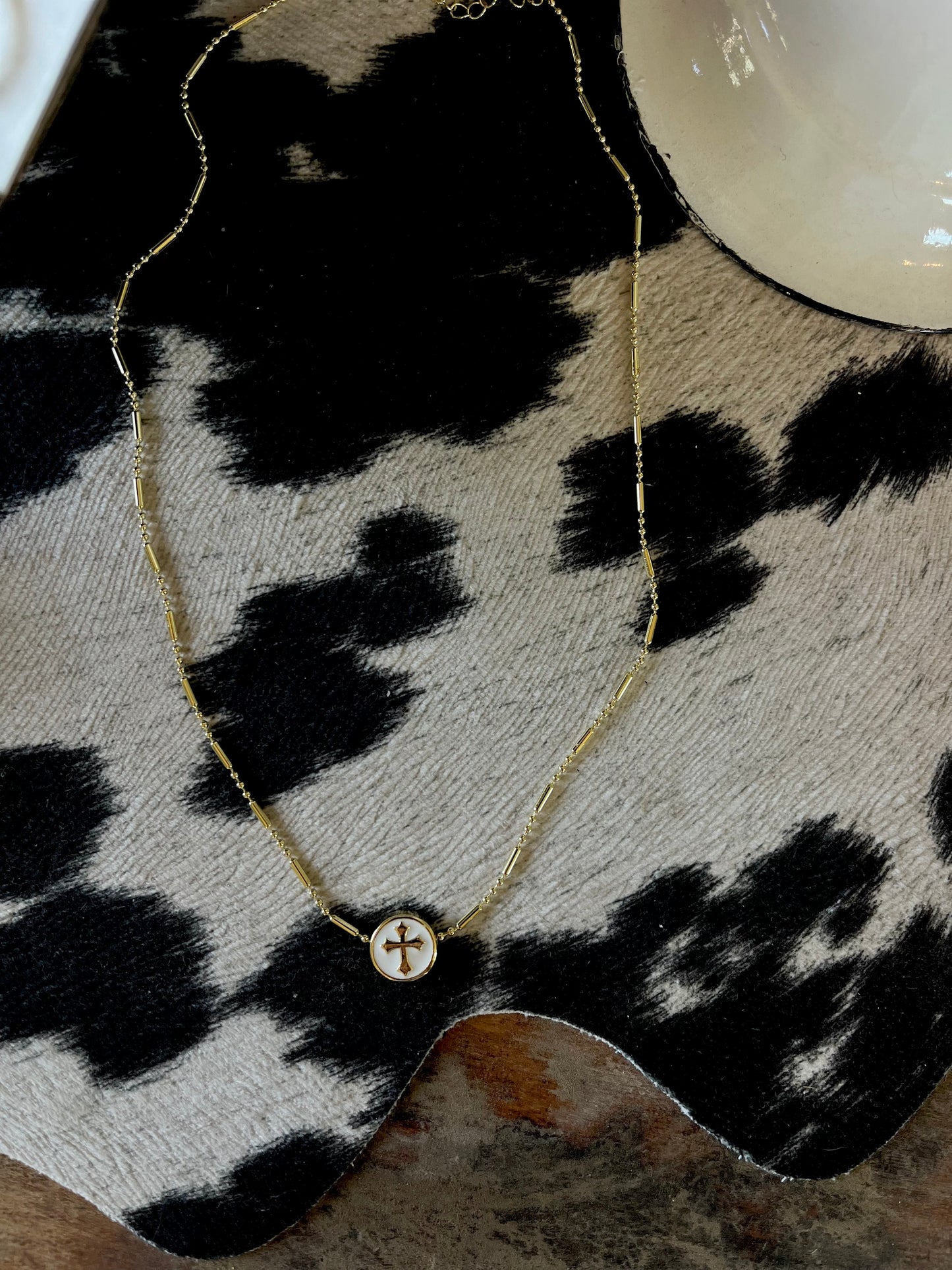 White and Gold Necklace